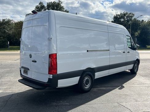 Used 2024 Mercedes-Benz Sprinter 2500 image 9
