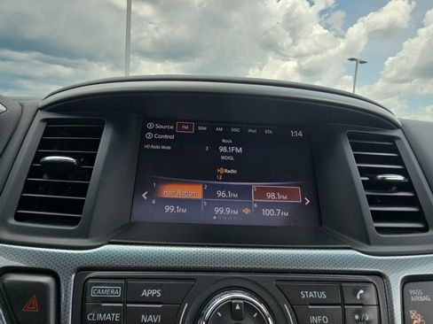 Used 2018 Nissan Pathfinder SL w/ SL Premium Package AWD/4WD image 42