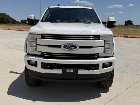 Used 2019 Ford F350 Lariat w/ Lariat Ultimate Package AWD/4WD image 4