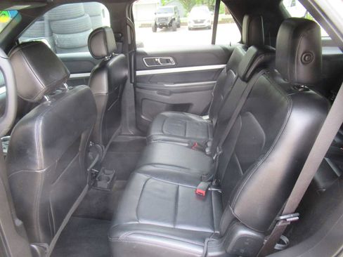 Used 2016 Ford Explorer XLT w/ Equipment Group 202A image 36
