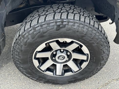 Used 1999 Toyota 4Runner Limited image 39