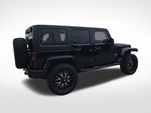 Used 2015 Jeep Wrangler Unlimited Sahara w/ Max Tow Package AWD/4WD image 3