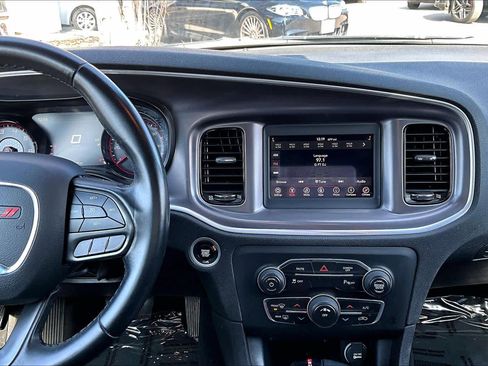Used 2020 Dodge Charger SXT w/ Blacktop Package image 7