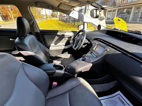 Used 2012 Toyota Prius Four image 29