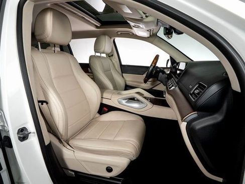 Used 2022 Mercedes-Benz GLS 450 4MATIC image 51