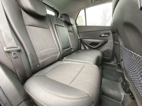 Used 2020 Chevrolet Trax LT w/ Sun & Sound Package image 26