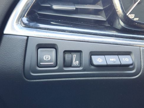 Used 2020 Cadillac XT6 Premium Luxury image 27