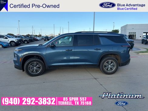 Used 2025 Chevrolet Traverse LT w/ Driver Confidence Package FWD image 4