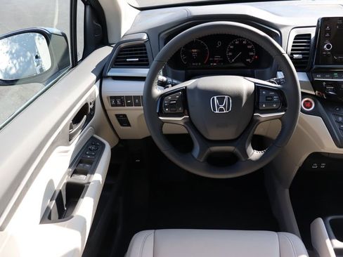 Certified 2026 Honda Odyssey EX-L image 19