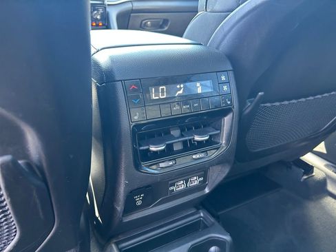 Certified 2022 Jeep Grand Cherokee L Limited w/ Luxury Tech Group II image 27