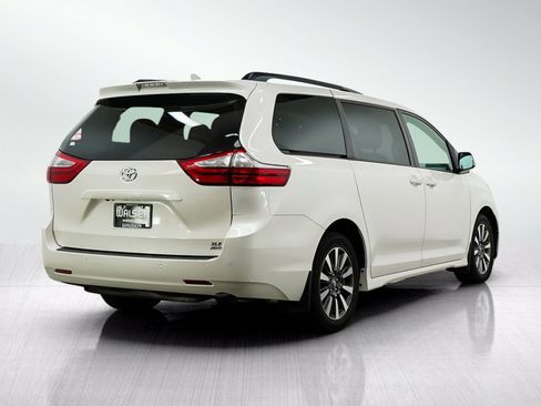 Used 2019 Toyota Sienna XLE w/ XLE Navigation Package AWD/4WD image 5