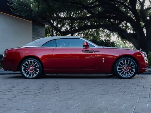 Used 2018 Rolls-Royce Dawn RWD image 5