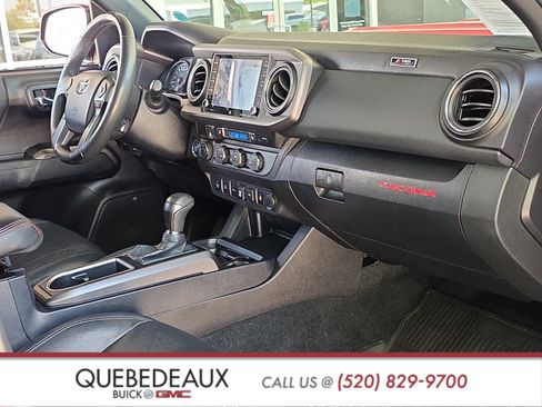 Used 2022 Toyota Tacoma TRD Sport w/ TRD Premium Sport Package AWD/4WD image 29