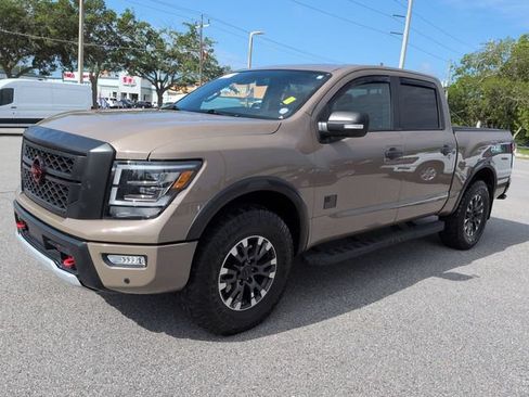 Used 2023 Nissan Titan PRO-4X w/ Pro-4x Convenience Package AWD/4WD image 8