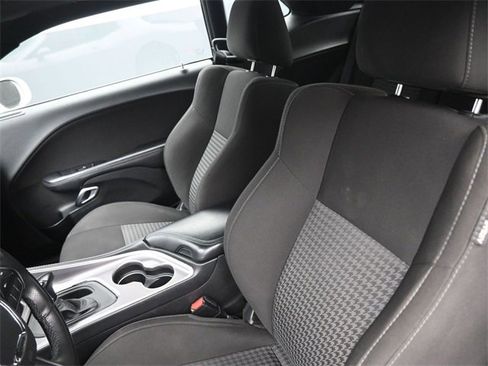 Used 2022 Dodge Challenger GT image 33