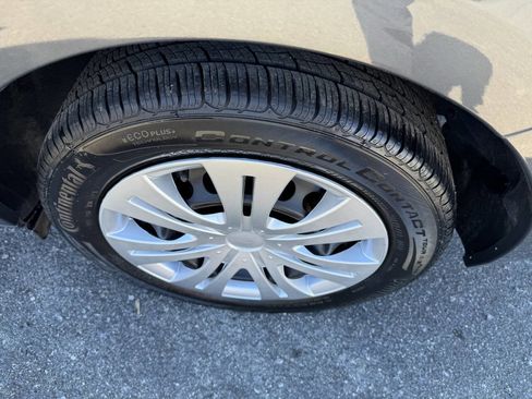 Used 2018 Subaru Impreza 2.0i image 12