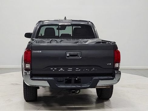Used 2020 Toyota Tacoma SR5 RWD image 6