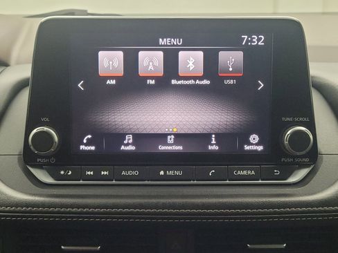 Used 2022 Nissan Rogue S FWD image 25