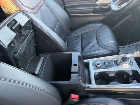 Used 2023 Ford Explorer Platinum w/ Technology Package image 33