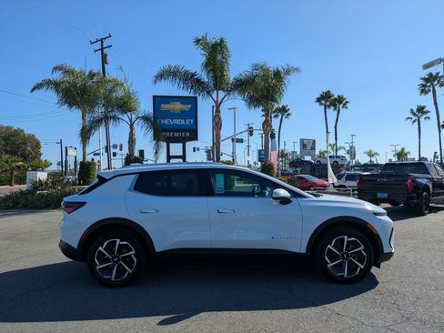 Used 2026 Chevrolet Equinox EV LT image 6
