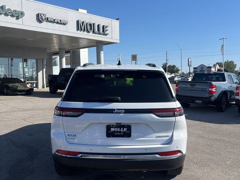 Used 2024 Jeep Grand Cherokee Limited w/ Luxury Tech Group II image 4