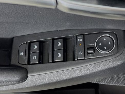 Used 2025 Kia Seltos S image 18