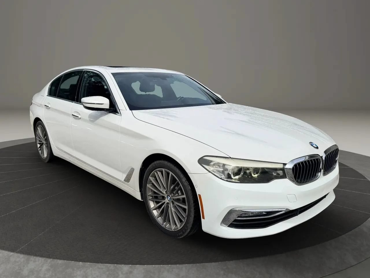 Used 2017 BMW 530i RWD image 7