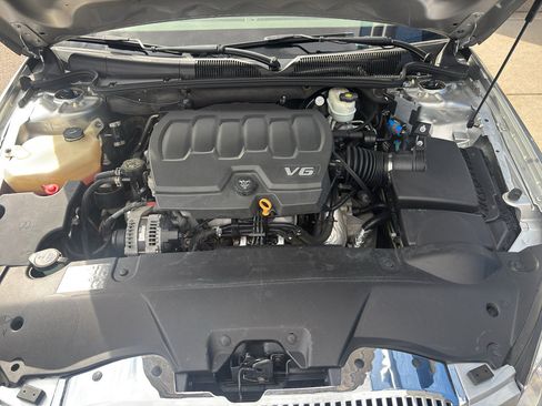 Used 2009 Buick Lucerne CXL FWD image 28
