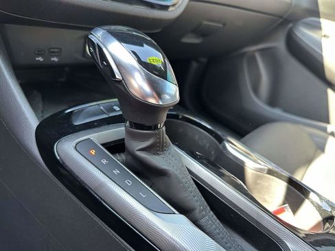 Used 2024 Buick Envista Sport Touring w/ Convenience II Package image 27