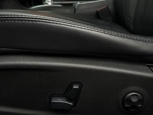 Used 2015 Chrysler 300 Limited RWD image 37