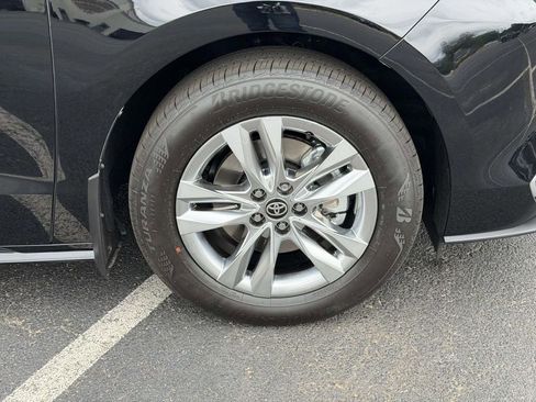New 2026 Toyota Sienna Limited AWD/4WD image 24