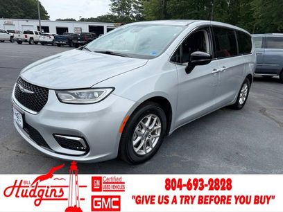 Used 2024 Chrysler Pacifica Touring-L