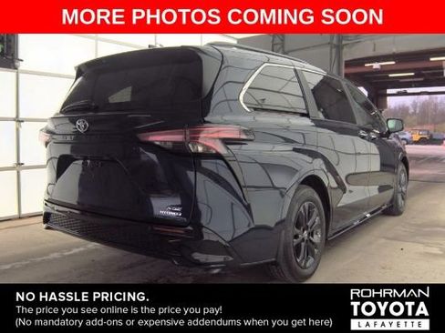 Used 2024 Toyota Sienna XSE image 4