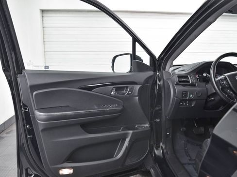 Used 2017 Honda Pilot Elite image 9
