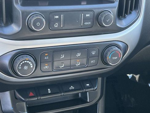 Used 2022 Chevrolet Colorado LT image 17
