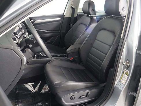 Used 2021 Volkswagen Jetta SE w/ SE Cold Weather Package image 29