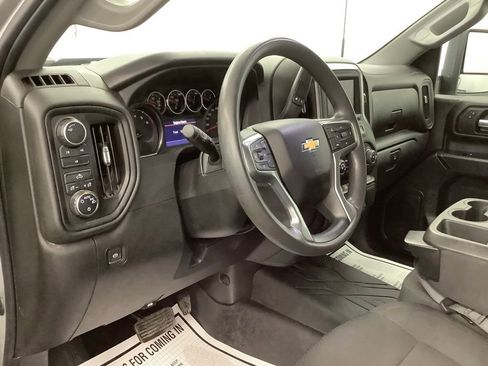 Used 2022 Chevrolet Silverado 2500 Custom w/ Custom Convenience Package image 12