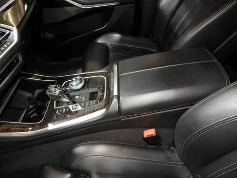 Used 2019 BMW X5 xDrive40i w/ M Sport Package AWD/4WD image 19