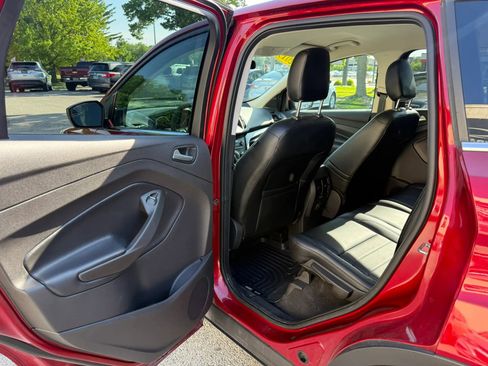Used 2019 Ford Escape SE FWD image 12