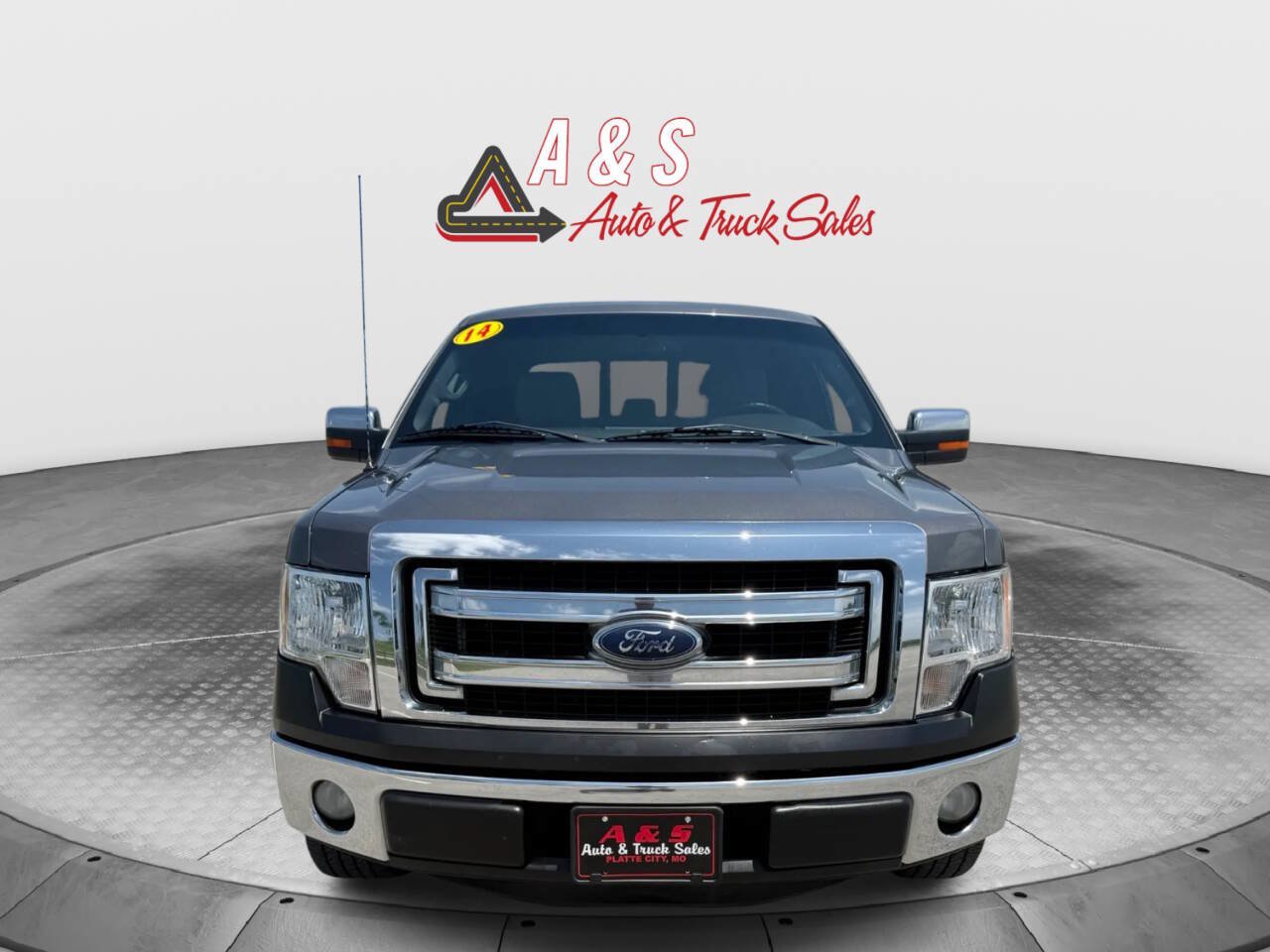 Used 2014 Ford F150 XLT w/ XLT Convenience Package RWD image 2