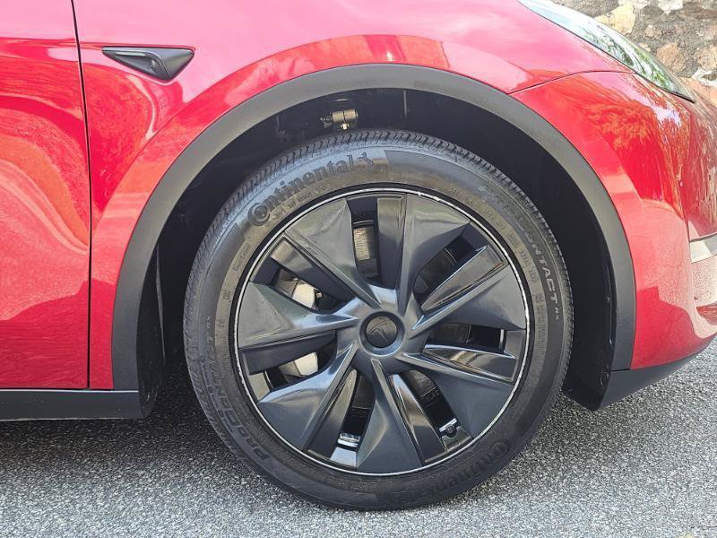 Used 2025 Tesla Model Y Long Range RWD image 17