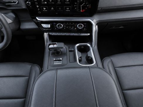Used 2025 GMC Sierra 1500 Denali AWD/4WD image 12