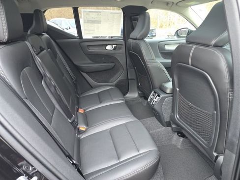 New 2026 Volvo XC40 B5 Plus w/ Climate Package AWD/4WD image 16