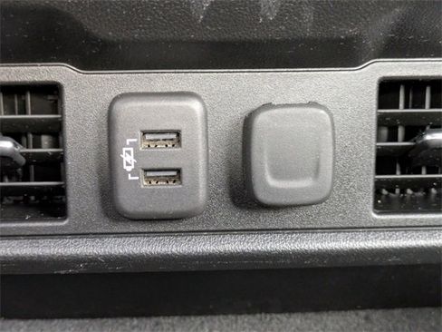 Used 2021 GMC Sierra 1500 SLE w/ Preferred Package image 17