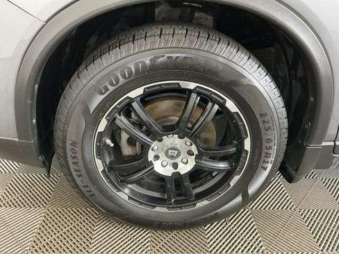 Used 2015 Nissan Rogue S FWD image 27