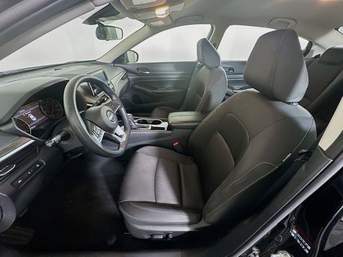 Used 2024 Nissan Altima 2.5 SV image 13