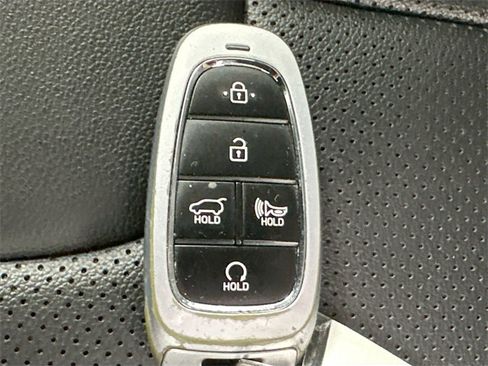 Used 2023 Hyundai Santa Fe XRT image 17