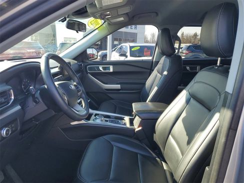 Certified 2023 Ford Explorer XLT w/ Equipment Group 202A image 8