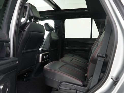 Used 2024 Ford Expedition Limited AWD/4WD image 18