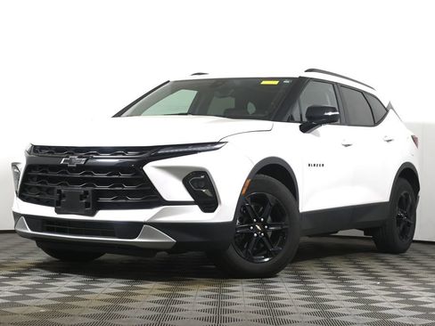 Used 2025 Chevrolet Blazer LT w/ Sound & Technology Package AWD/4WD image 1